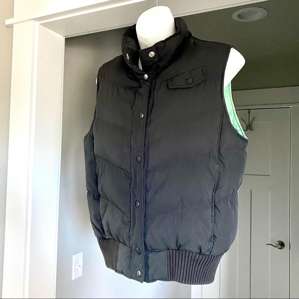 Gap Black Down Vest - Picture 2 of 4